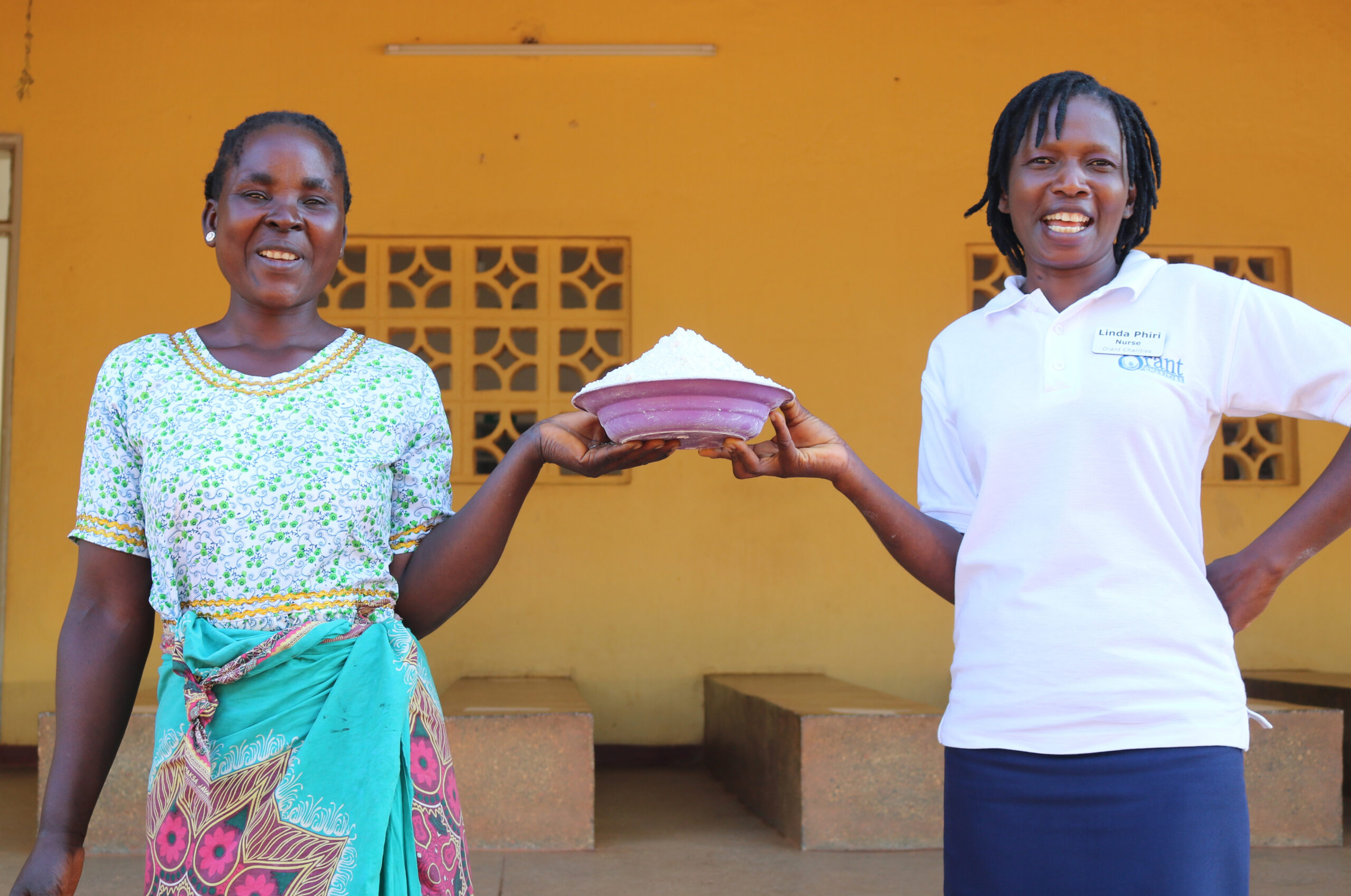 Maize distribution to pregnant women in Malawi