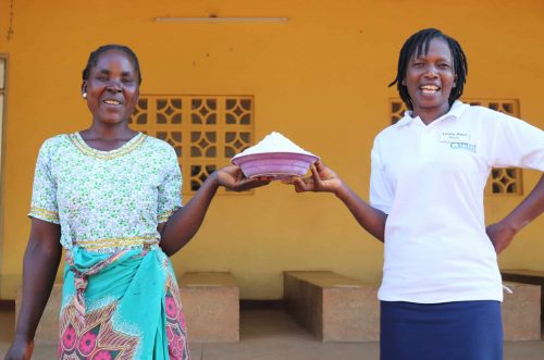 Maize distribution to pregnant women in Malawi
